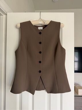 Aritzia Wilfred Regal Vest in Cola Taupe